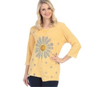 Jess & Jane Yellow Happy Days Mineral Washed Floral 3/4 Sleeve Women's Top